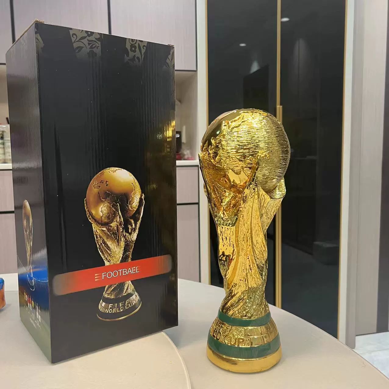 블루바구니 월드컵 모형 축구 경기 기념품 금도금 선물 상자 컬러 3.3kg - 상세 이미지 3