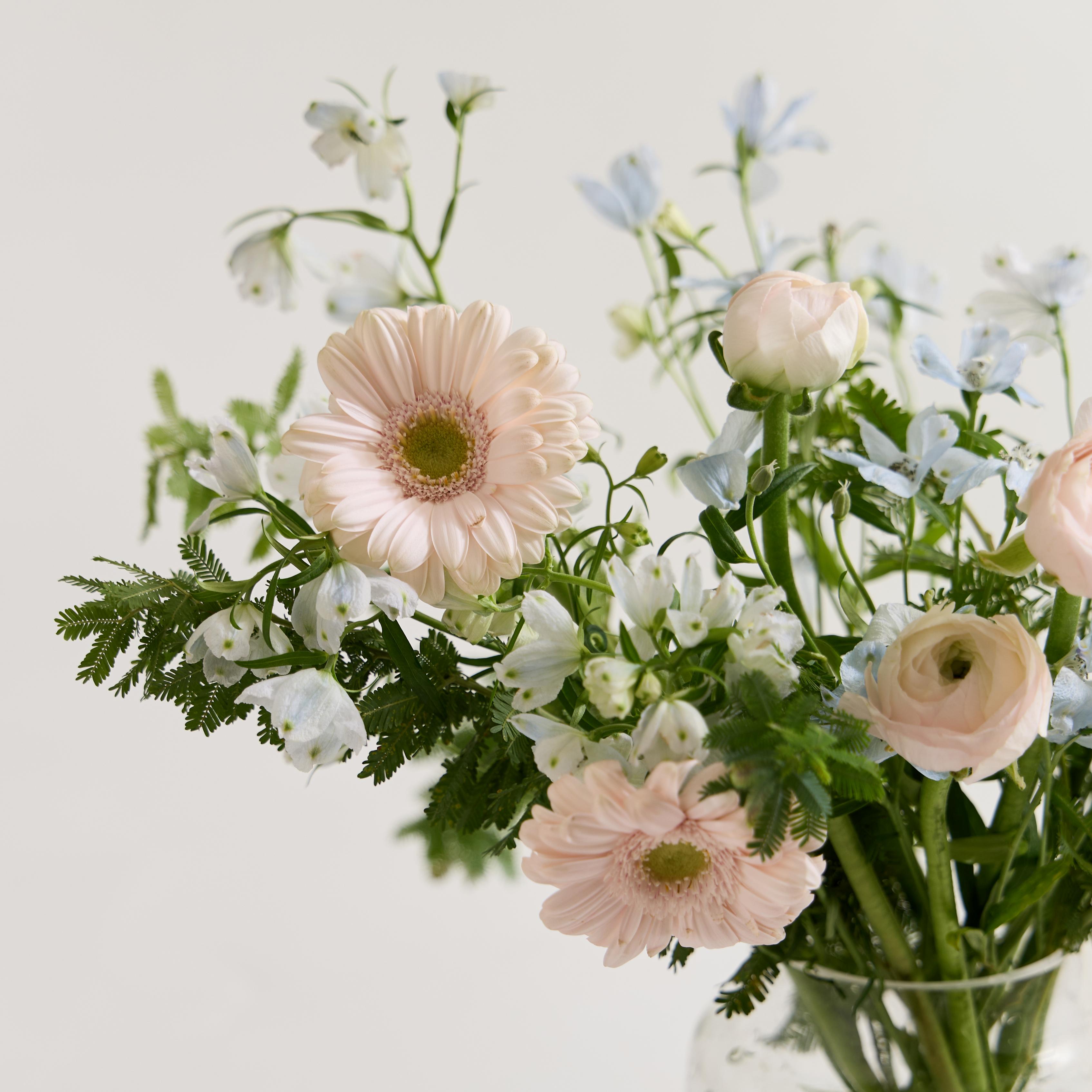 [플로픽] 파스텔 세실리아 믹스 (S/L/꽃다발) 생화꽃다발 제철꽃믹스 졸업식꽃다발 생일선물 꽃시장 꽃정기구독 온라인 꽃배송 셀프돌상 촬영