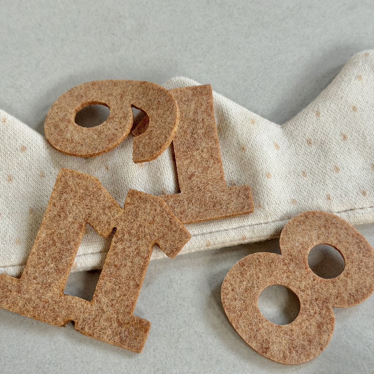 아가모아 아기 기념일 생일 왕관 머리띠 출산 임신 선물