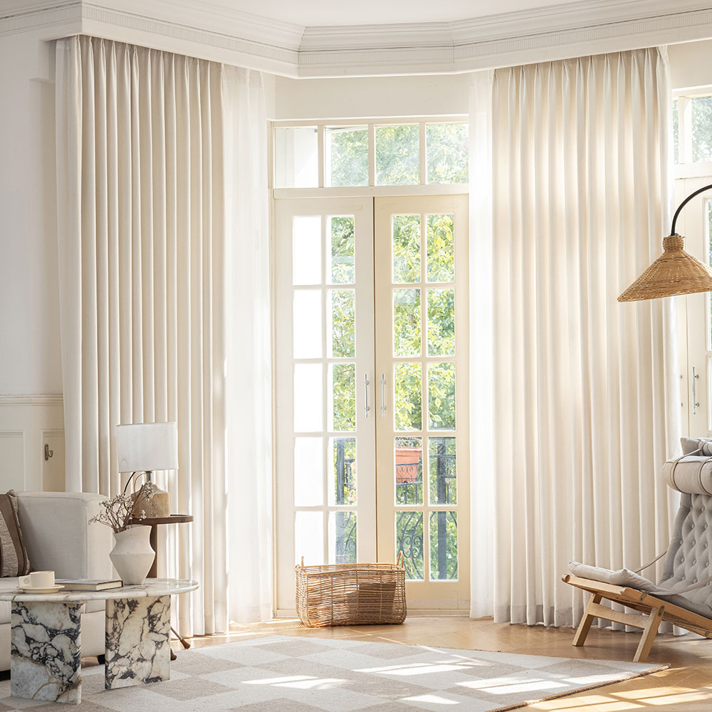 사라하우스 루나 형상기억 화이트 3중직 빛차단 방한 방풍 거실 안방 커튼