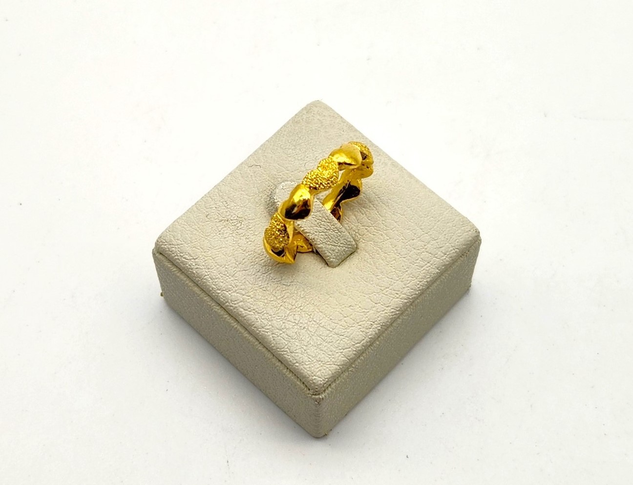 24K 순금 7.5g(2) 하트 밴딩 반지 - 상품 이미지