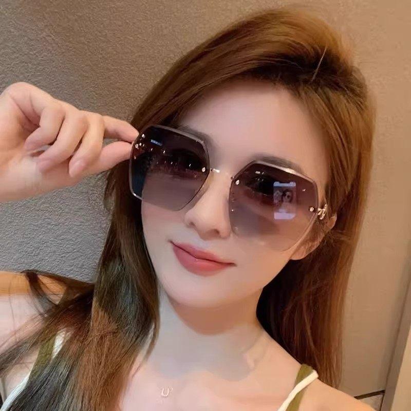 여성용 자외선차단 그라데이션 얼굴작아보이는 무테 메인이미지스타일골드그라데이션자외선차단 - 상세 이미지 4