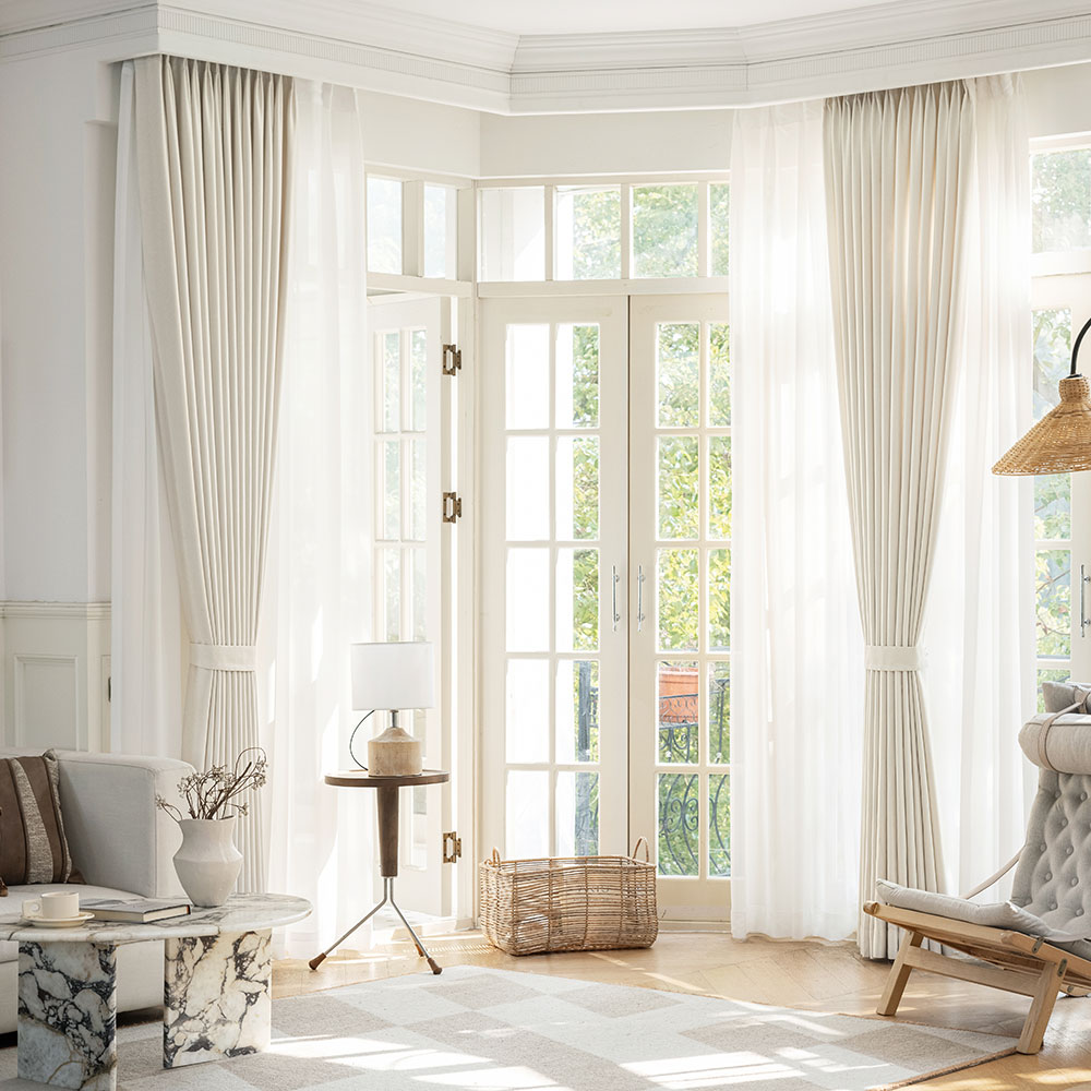 사라하우스 루나 형상기억 화이트 3중직 빛차단 방한 방풍 거실 안방 커튼