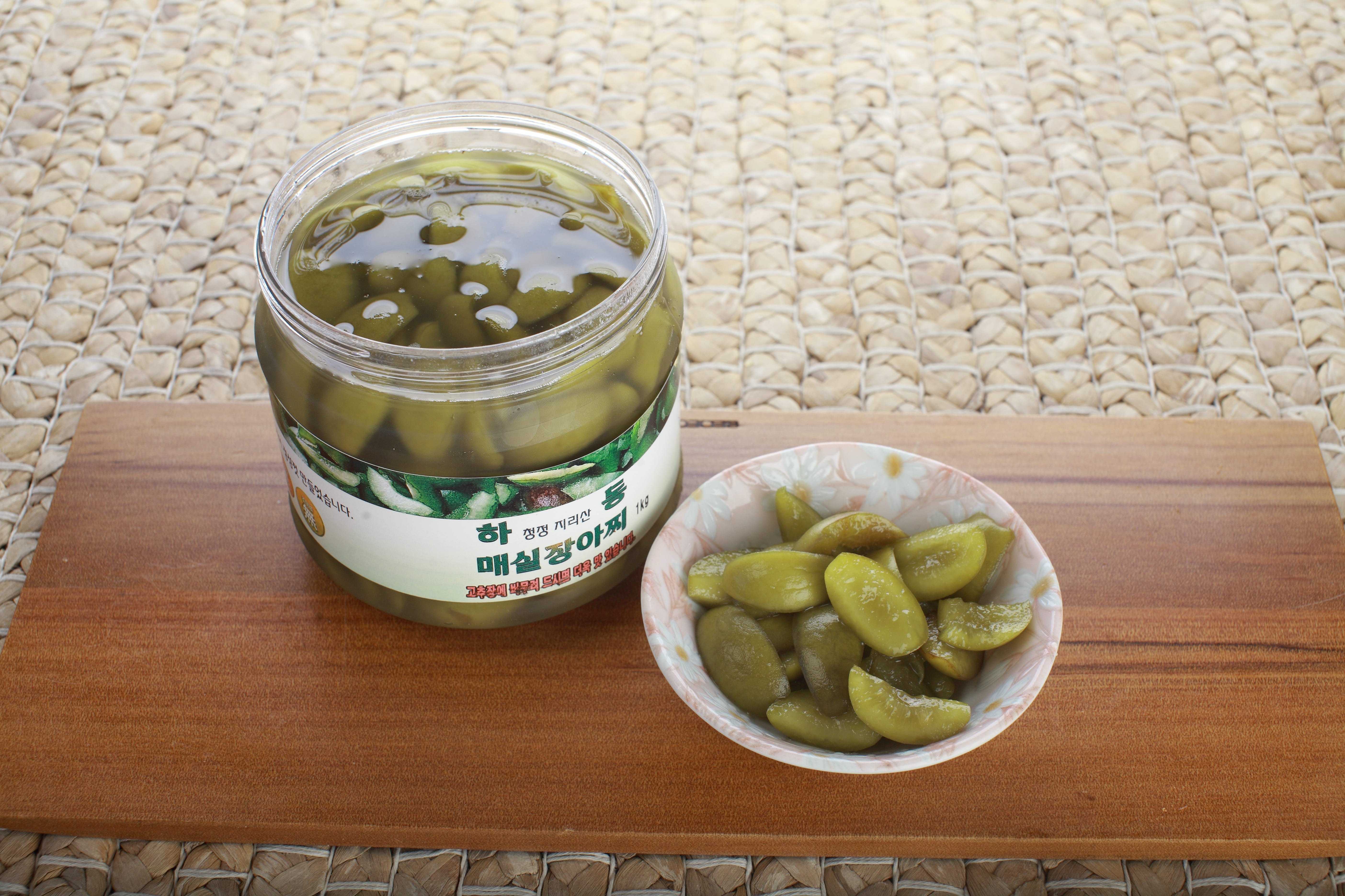 하동 매실 국내산 매실장아찌 1kg / 아삭한 식감 / 밥 반찬 / 고기 궁합 - 상품 이미지