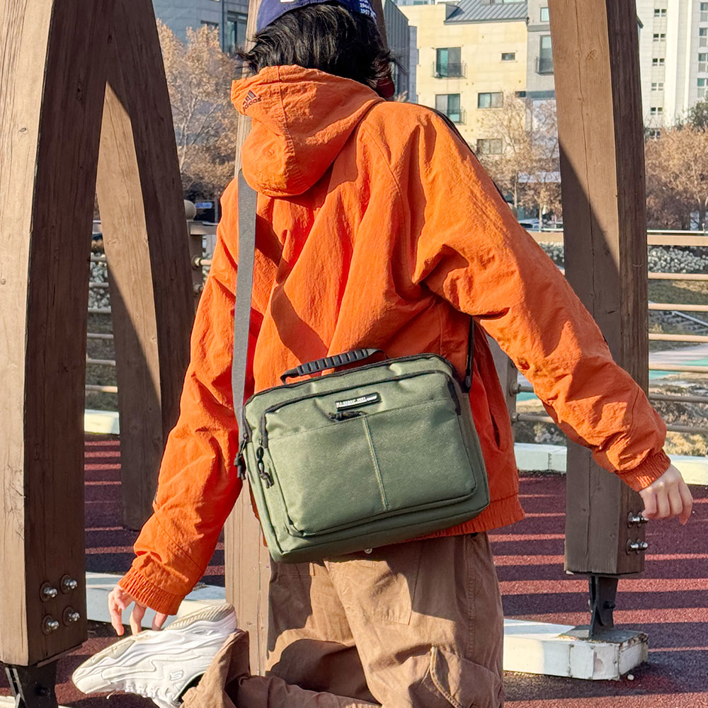 남자 메신저백 데일리 크로스백 수납력 좋은 캐주얼 직장인 출퇴근 크로스 가방 이미지 7
