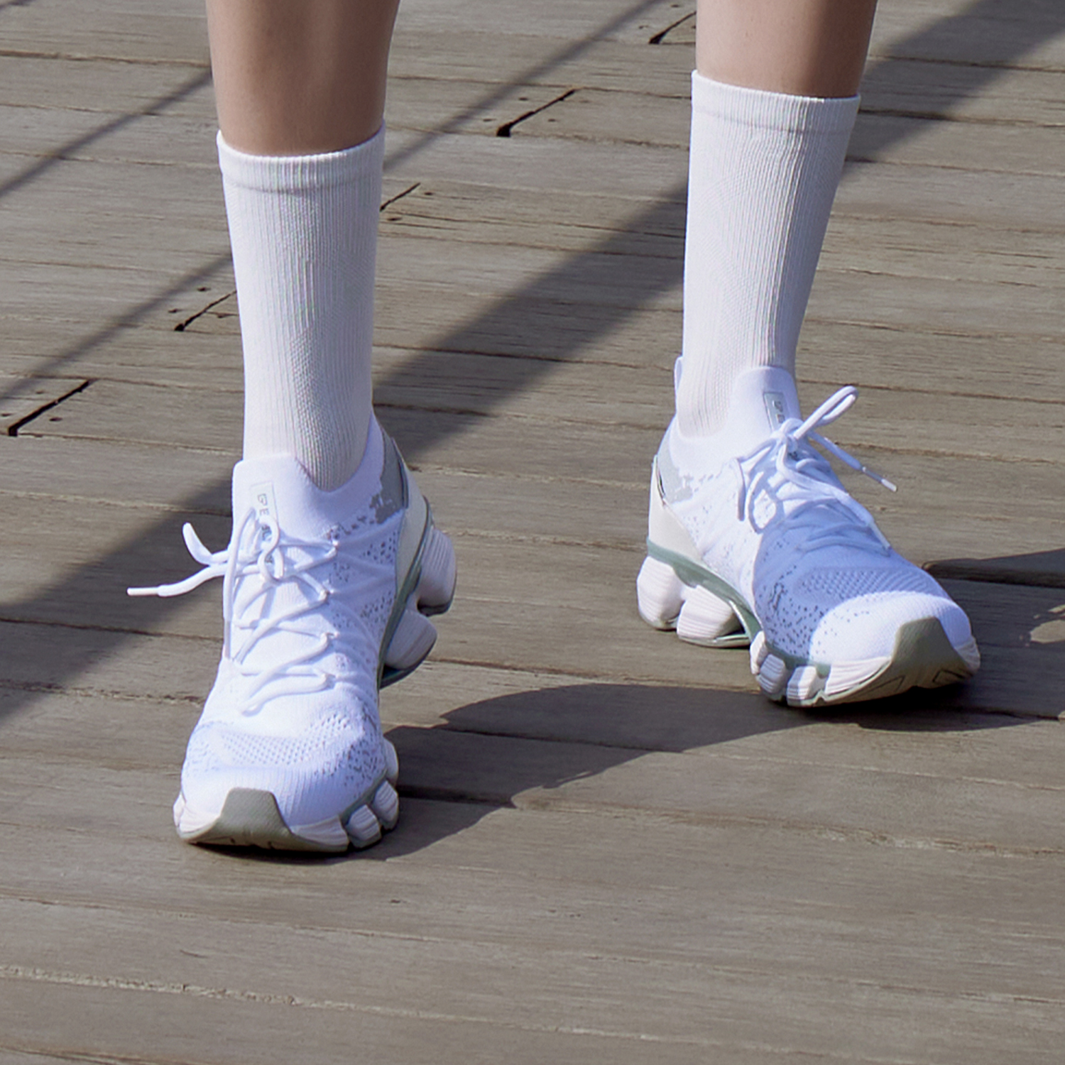 [1+1] 밸롭 워킹화 티바트1.0 화이트