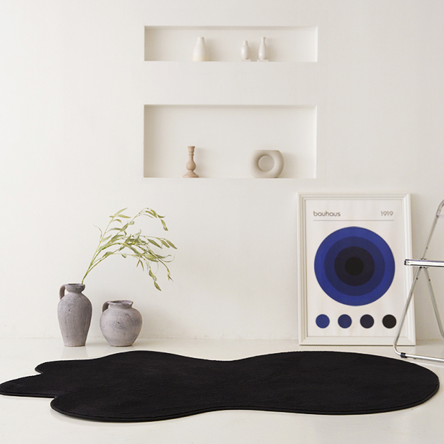 [썸띵] 비정형 사계절 먼지없는 단모 러그 거실카페트 포인트 워셔블 블랙120x170