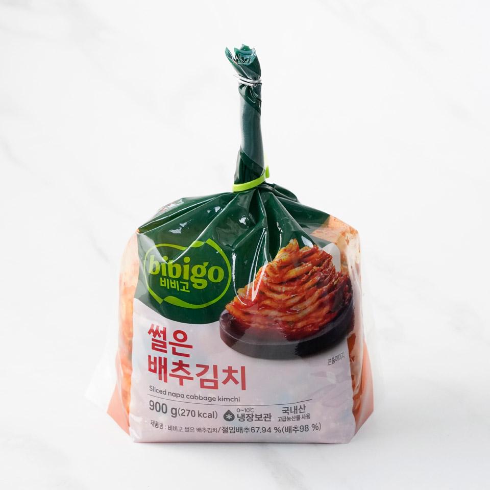 메가마트 CJ 비비고 썰은 배추김치 900g - 상품 이미지