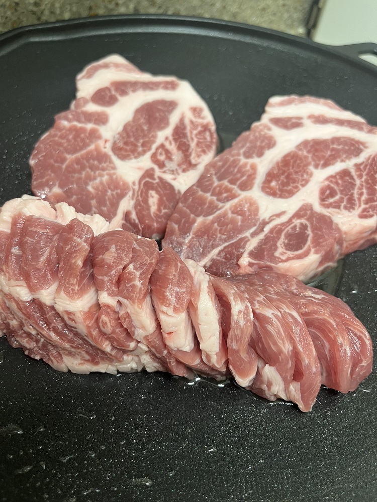 한돈 유황 돼지 목살 구이용 1kg (1cm,2cm,칼집 목살) 이미지 8