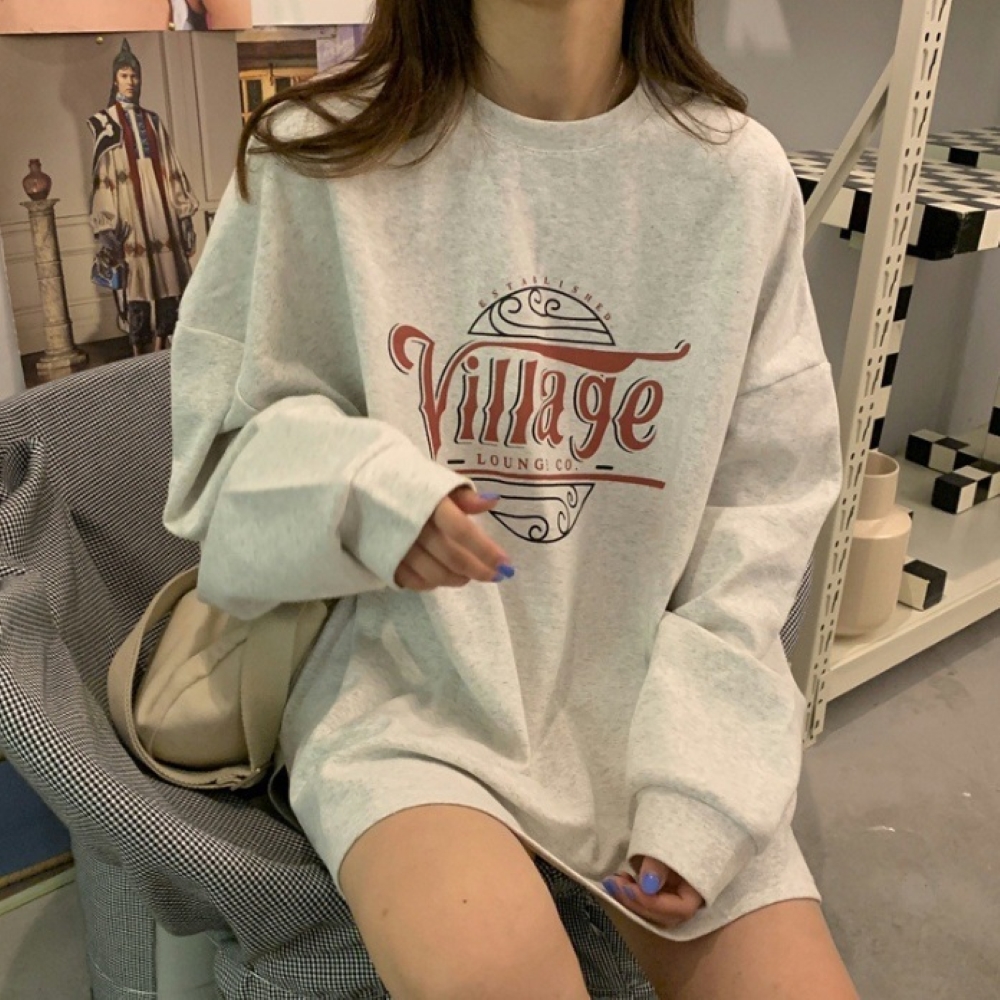 오버핏 빌리지 스웻 루즈핏 맨투맨 티셔츠 SL-1004662 - 상품 이미지