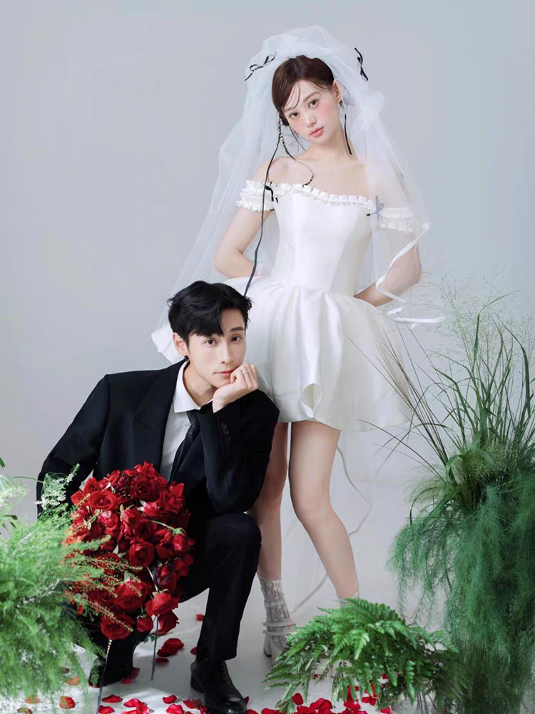 오프숄더 미니 웨딩드레스 셀프웨딩 촬영 파티 화보 이미지 6