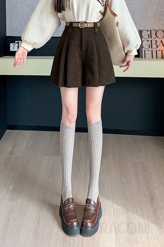 여성 캐주얼 데일리 하이웨스트 골덴 코듀로이 와이드 핀턱 플리츠 큐롯 숏팬츠 반바지 오피스룩 하객룩 꾸안꾸 - 상세 이미지 5