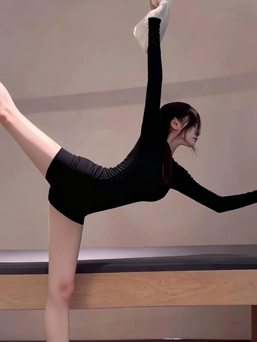 여성 긴팔 운동복 일체형 슬림핏 필라테스복 헬스복 - 상세 이미지 2