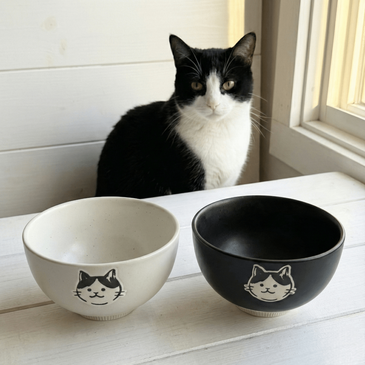 [보물섬] 시로쿠로 고양이 밥공기 일본 도자기 커플 밥그릇 블랙 화이트 냥이 식기 - 상품 이미지