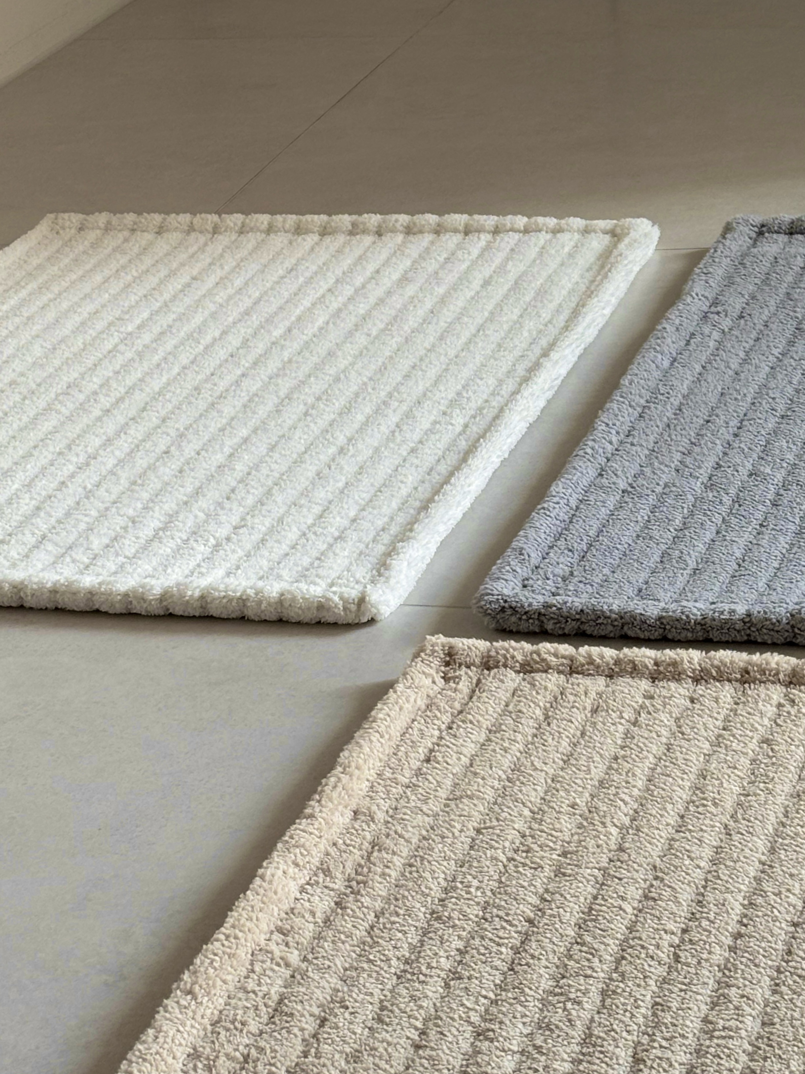 보들보들 스트라이프 항균 욕실 주방 현관 다용도 발매트 러그 화이트, 45x130(L)