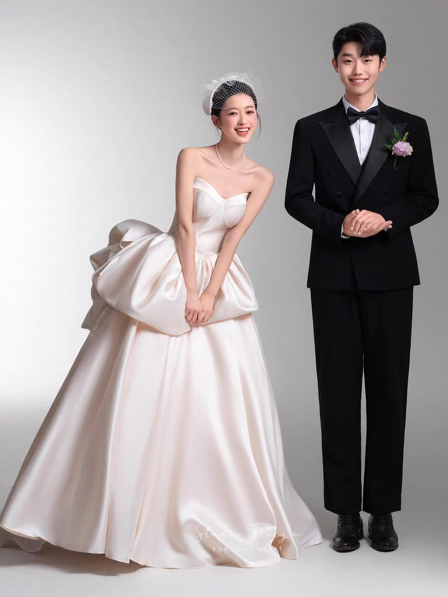 스튜디오 웨딩촬영 새틴 볼륨 리본 튜브톱 웨딩드레스 - 상세 이미지 5