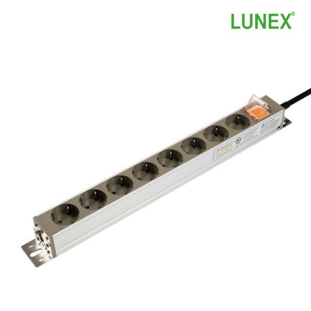 루넥스 루넥스 알루미늄 멀티탭 8구 접지 19인치 랙전용 과부하 및 쇼트차단 서버실 전용 콘센트