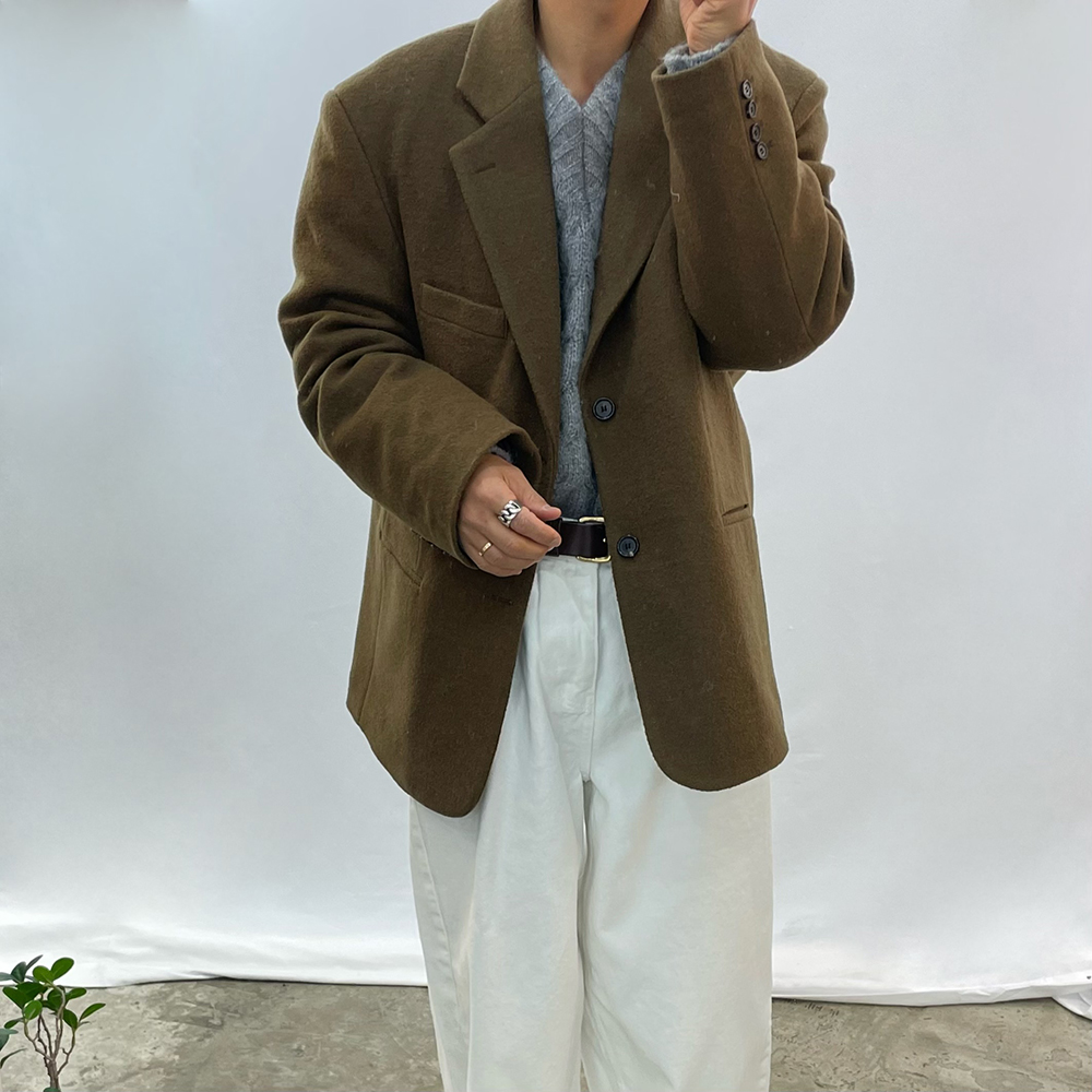 [Differ] 윈터 스트럭처 숄더 울 블레이저 (유니크 버튼 에디션) - 상품 이미지