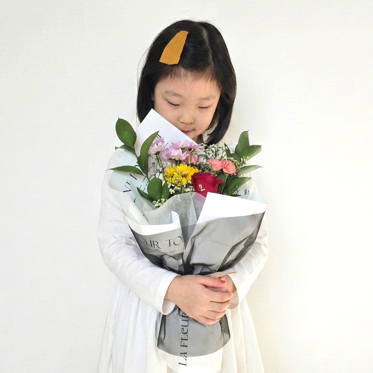 샤샤플라워 블랙망사 포인트 꽃다발 선물 기념일 생화 꽃 선물 이미지 7