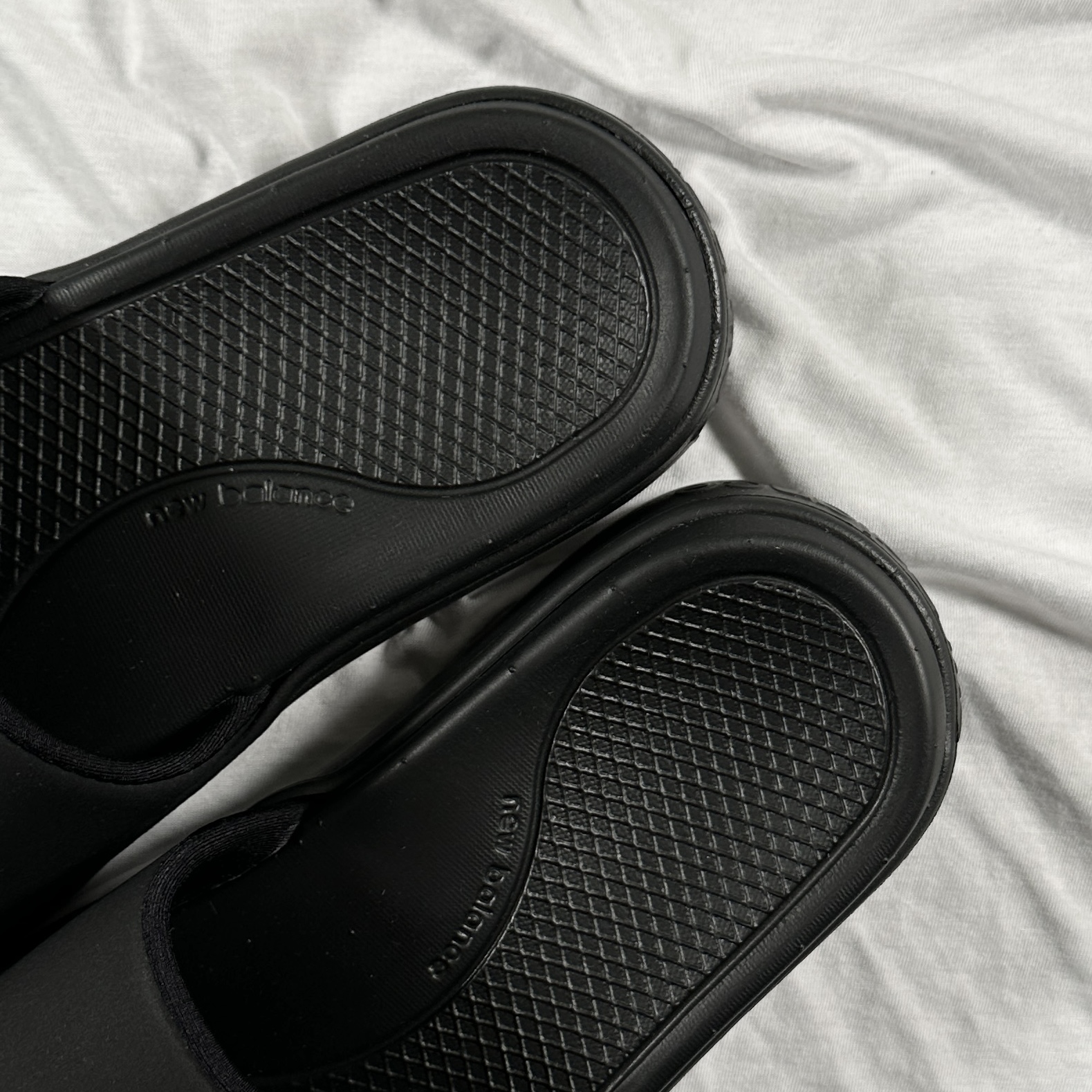 뉴발란스 슬리퍼 발편한 키높이 사무실 슬라이드 SD1301