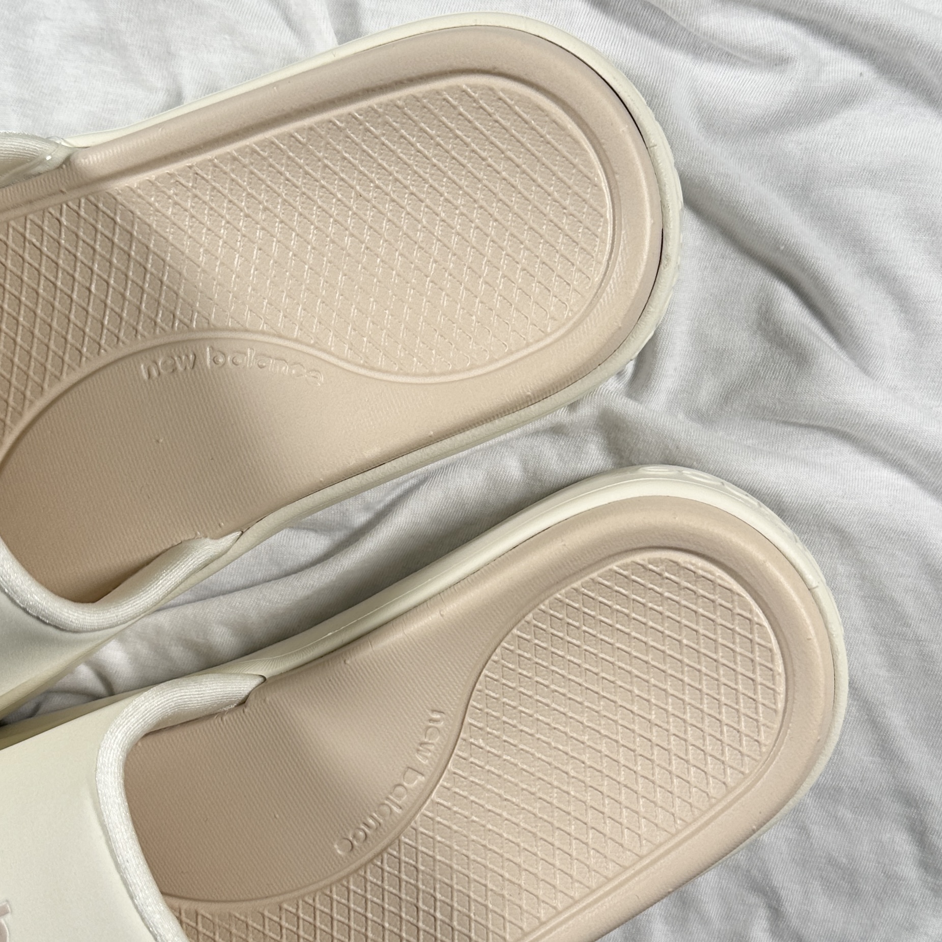 뉴발란스 슬리퍼 발편한 키높이 사무실 슬라이드 SD1301