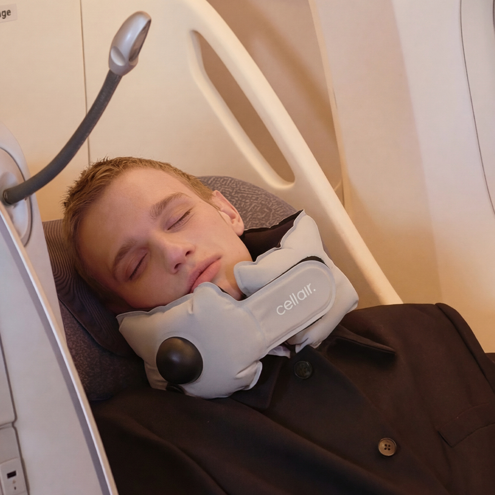 셀레어 에어펌프 넥필로우 PRO 가볍고 튼튼한 여행용 목쿠션 휴대용 비행기 기내용 목베개