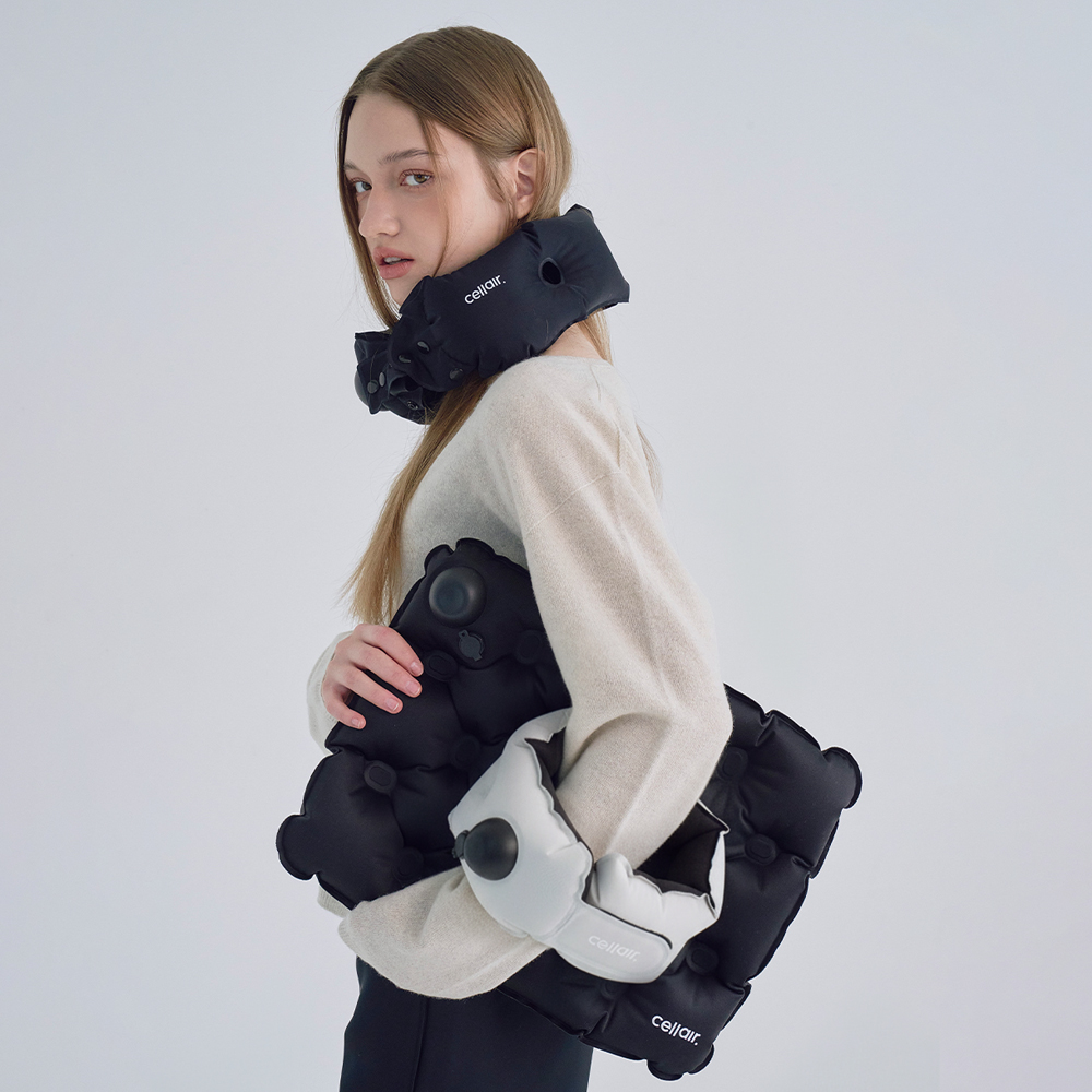 셀레어 에어펌프 넥필로우 PRO 가볍고 튼튼한 여행용 목쿠션 휴대용 비행기 기내용 목베개