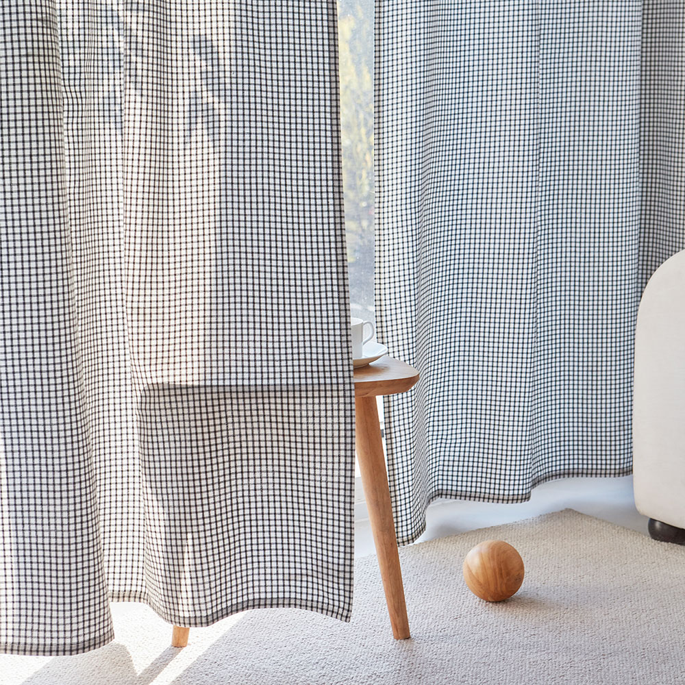 사라하우스 모노 블랙 화이트 양면 체크 가리개 가림막 중문 주방 인테리어 커튼