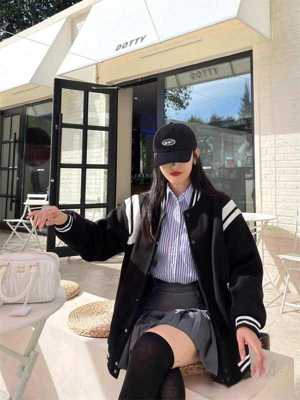 여성 캐주얼 데일리 루즈핏 모직 배색 스트라이프 버튼 바시티 스타디움 자켓 점퍼 야구점퍼 아우터 미디 코디 데이트룩 대학생 - 상세 이미지 3