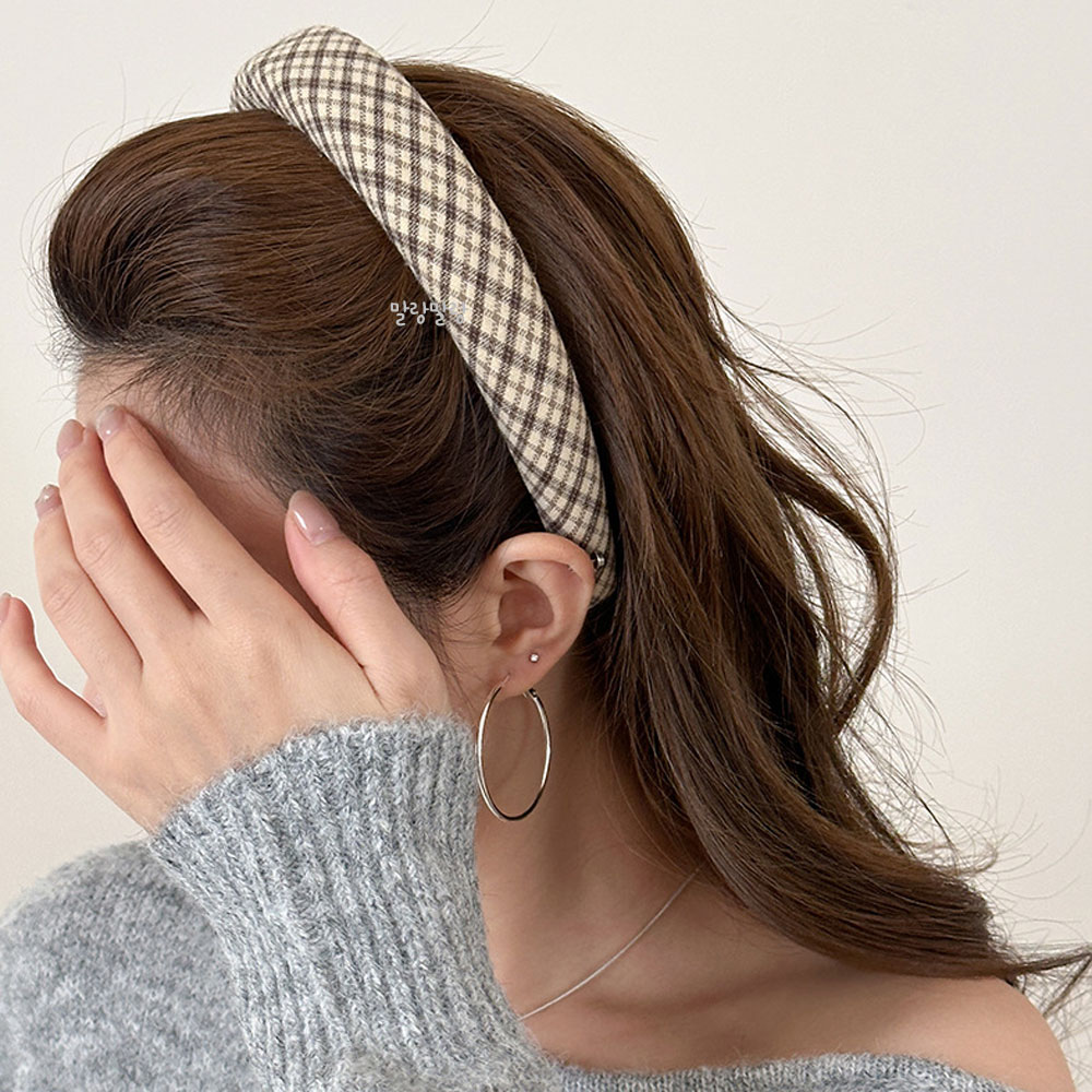 클래식 볼륨 브라운 체크 헤어밴드 얼굴작아보이는 두꺼운 스펀지 머리띠 - 상세 이미지 4