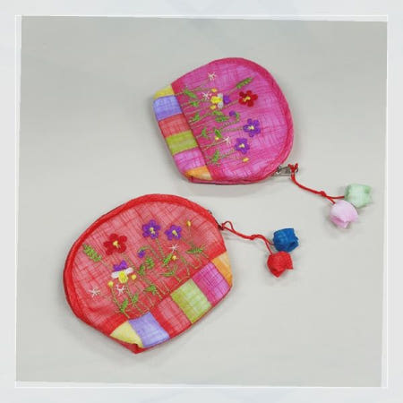 한국전통 꽃자수 동전지갑 색동무늬 실크원단 외국인선물용 민속소품 명절용품