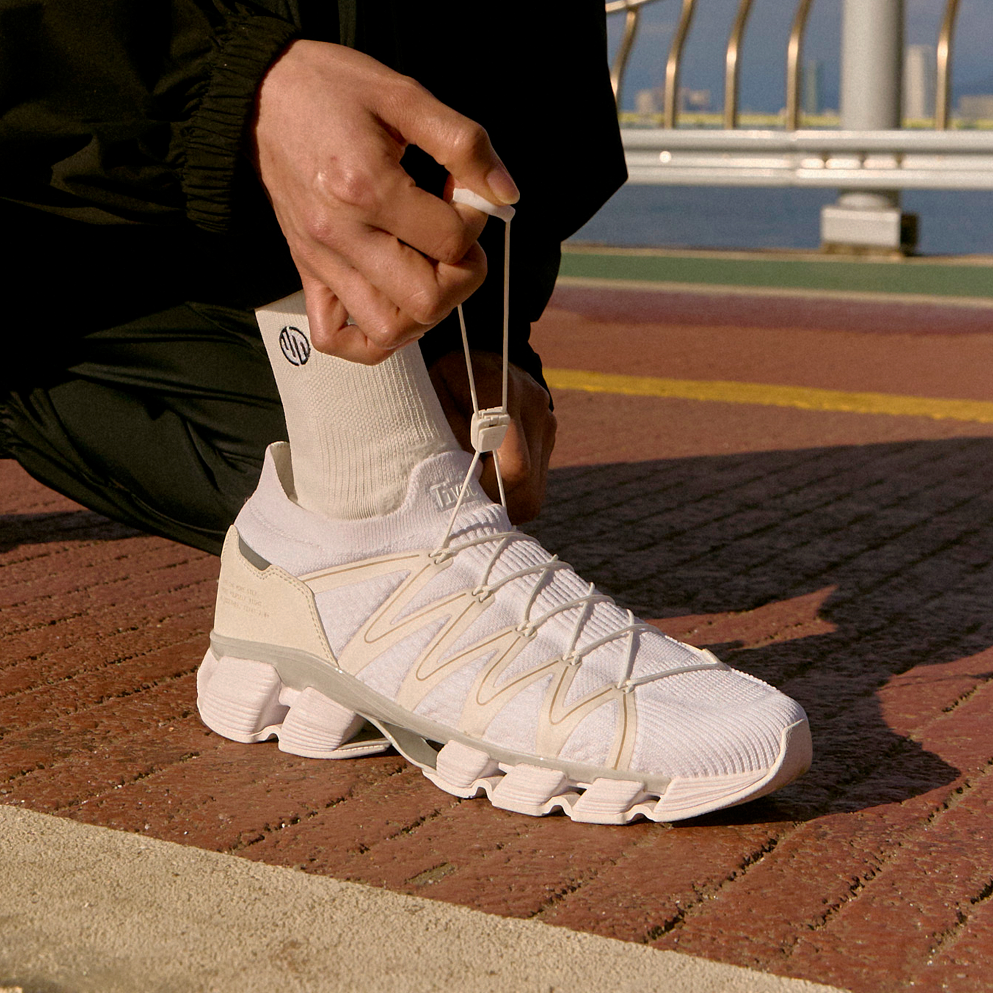 [1+1] 밸롭 워킹화 티바트2.0 플러스 화이트 제품 이미지