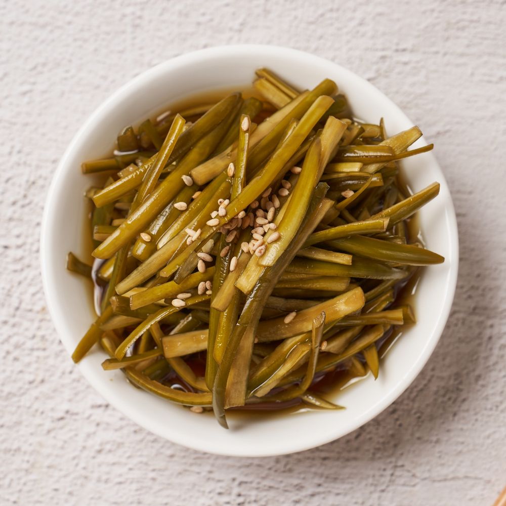[엠마홈] 밥도둑 반찬 마늘쫑채장아찌 250g 국내가공 - 상세 이미지 3