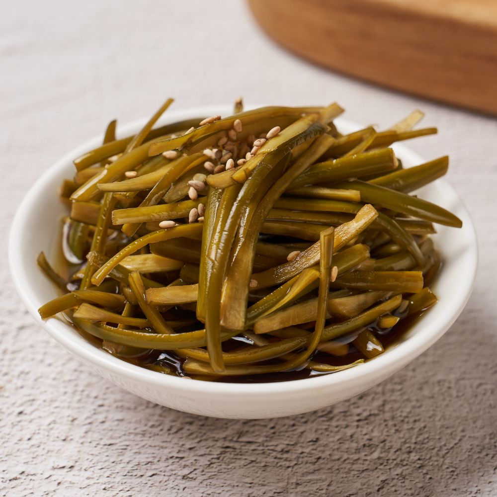 [엠마홈] 밥도둑 반찬 마늘쫑채장아찌 250g 국내가공 - 상세 이미지 2