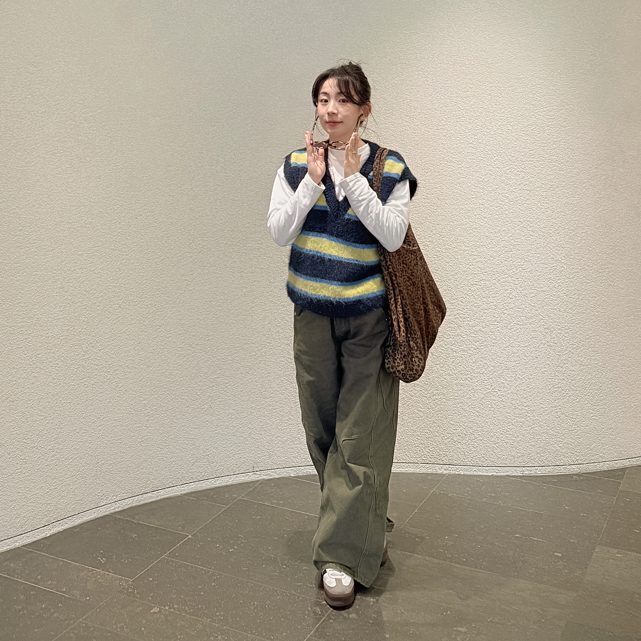 지뉴 페인터 벌룬 팬츠 | 여성 겨울 벌룬핏 면 통바지 커브절개 와이드팬츠 통바지 커브드팬츠 - 상세 이미지 4