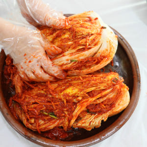 일품김치 국내산 배추김치 3kg 포기김치 안매운 마켓일품 맛있게 먹은 솔직 후기 - 상품 이미지 3
