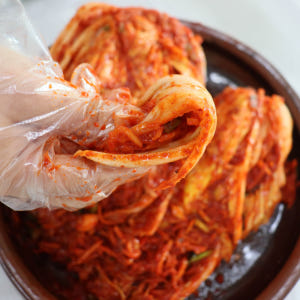 일품김치 국내산 배추김치 3kg 포기김치 안매운 마켓일품 맛있게 먹은 솔직 후기 - 상품 이미지 2