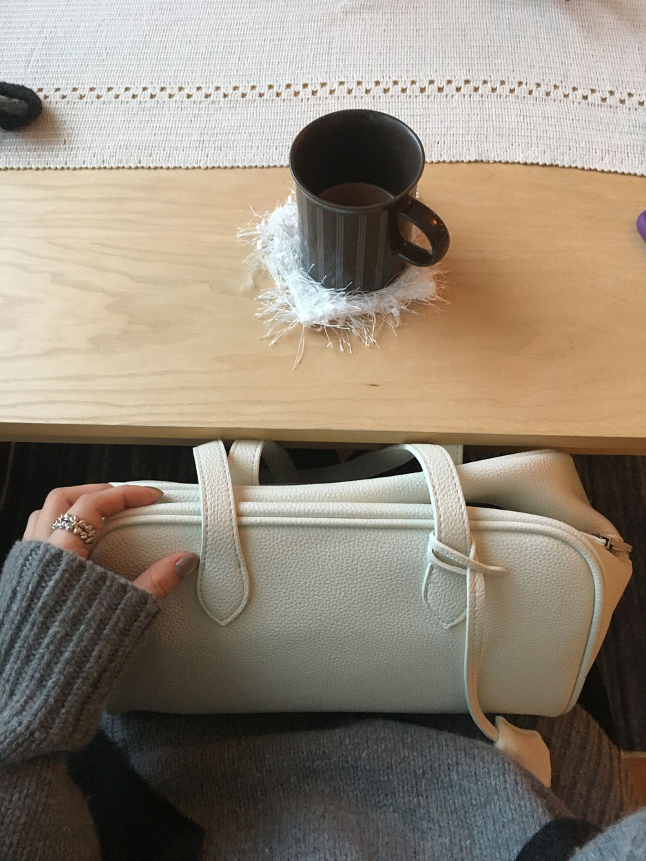[일부당일] 패너 사각 숄더백 심플 데일리 페이크 레더 보부상 토트백 웨어링무드 (3c) - 상세 이미지 2