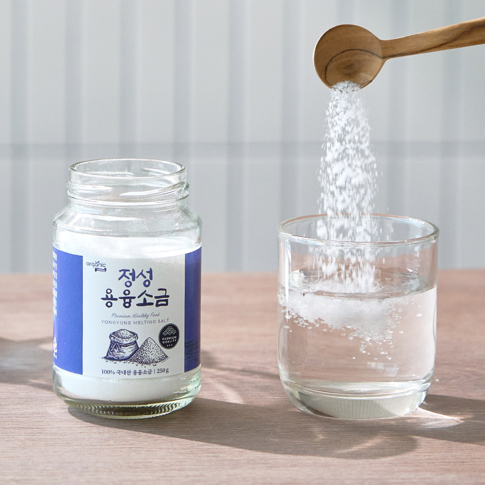 깨끗한 유리병 포장 100% 국내산 미네랄 용융소금 융융 소금물 250g, 1개 - 상품 이미지