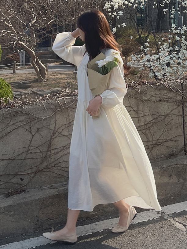 로맨티 4계절 셔링 캉캉 롱 원피스 루즈핏 - 상품 이미지