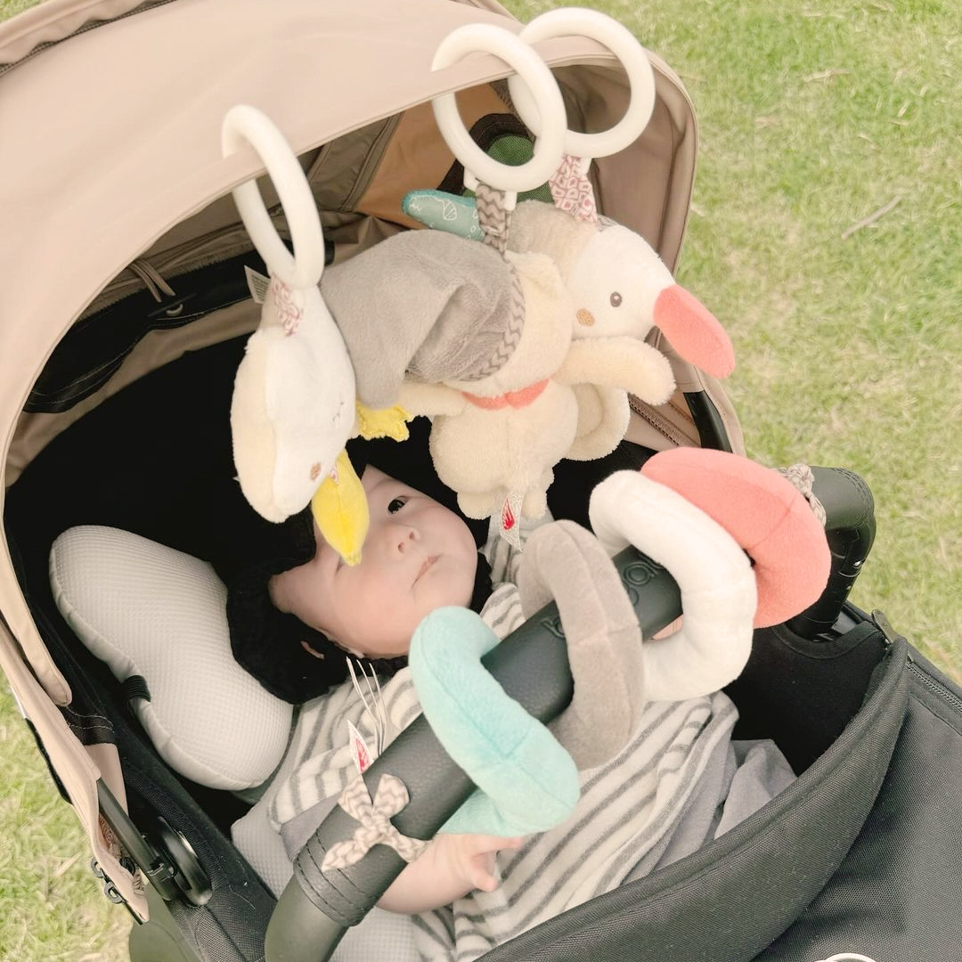 베이비펜 브루노 롤링 아기 유모차 카시트 딸랑이 장난감 모빌