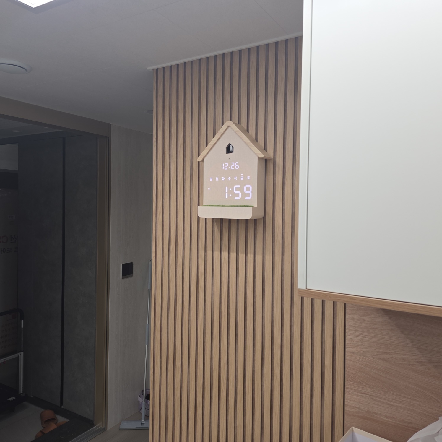 플라이토 루나리스 LED 벽시계 디지털 전자 인테리어 무소음 벽걸이시계 거실 개업 선물 방문 전국 매립시공 설치