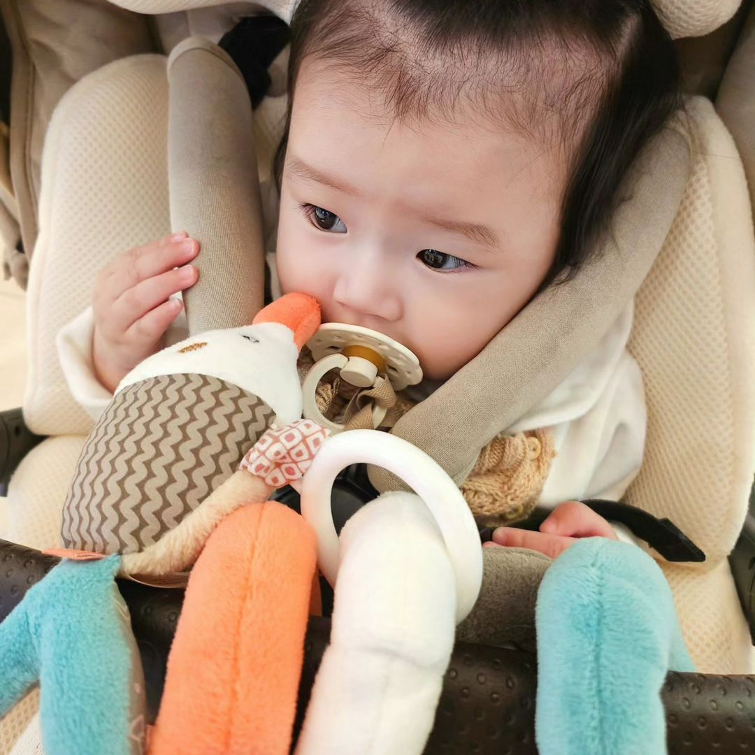 베이비펜 브루노 롤링 아기 유모차 카시트 딸랑이 장난감 모빌