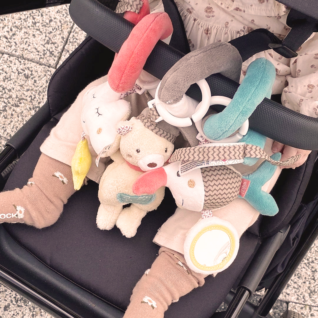 베이비펜 브루노 롤링 아기 유모차 카시트 딸랑이 장난감 모빌