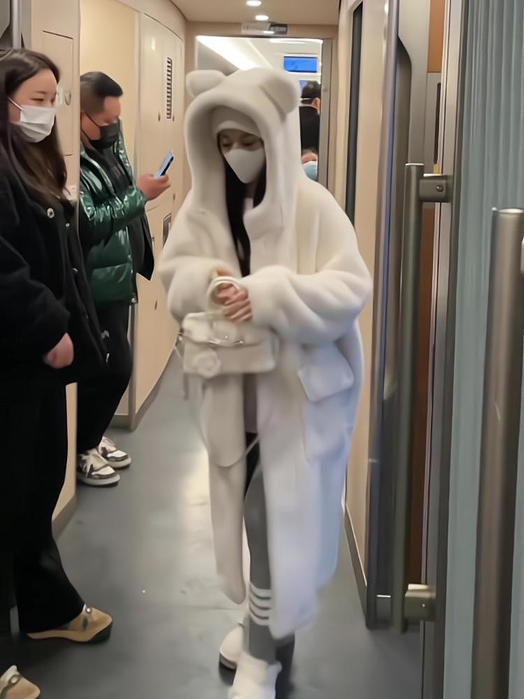 에코퍼롱코트 연말모임룩 모피 밍크코트 인조퍼 인조밍크코트 양털 퍼롱코트 에코퍼후드 여성퍼코트 - 상세 이미지 2