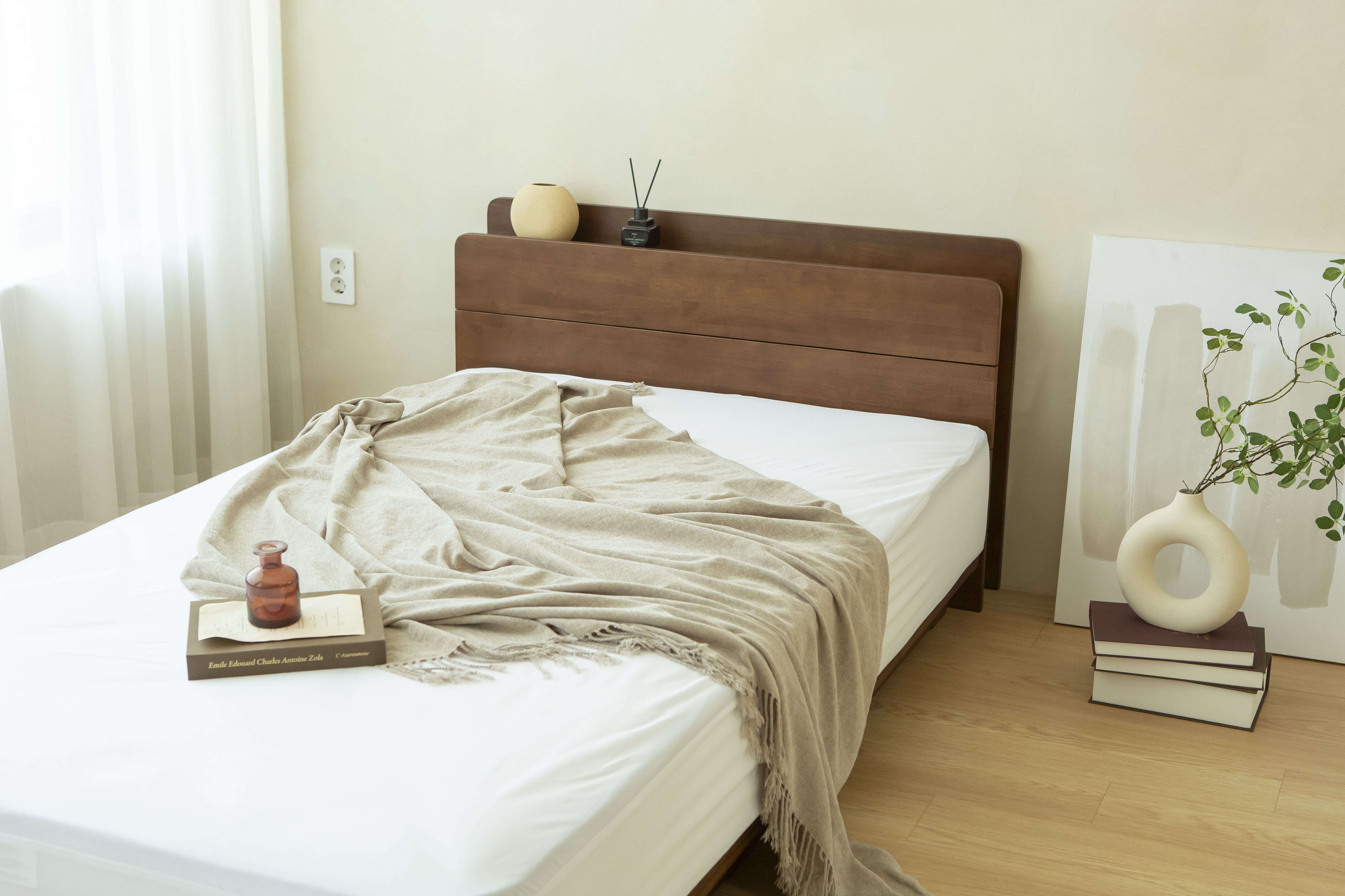 가구로움 임브레이스 고무나무 평상형 원목 침대 프레임 SS(슈퍼싱글) 월넛 / 네츄럴