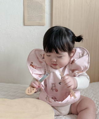 아기 턱받이 이유식 턱받이 방수 자기주도 신생아 베이비 빕 프릴