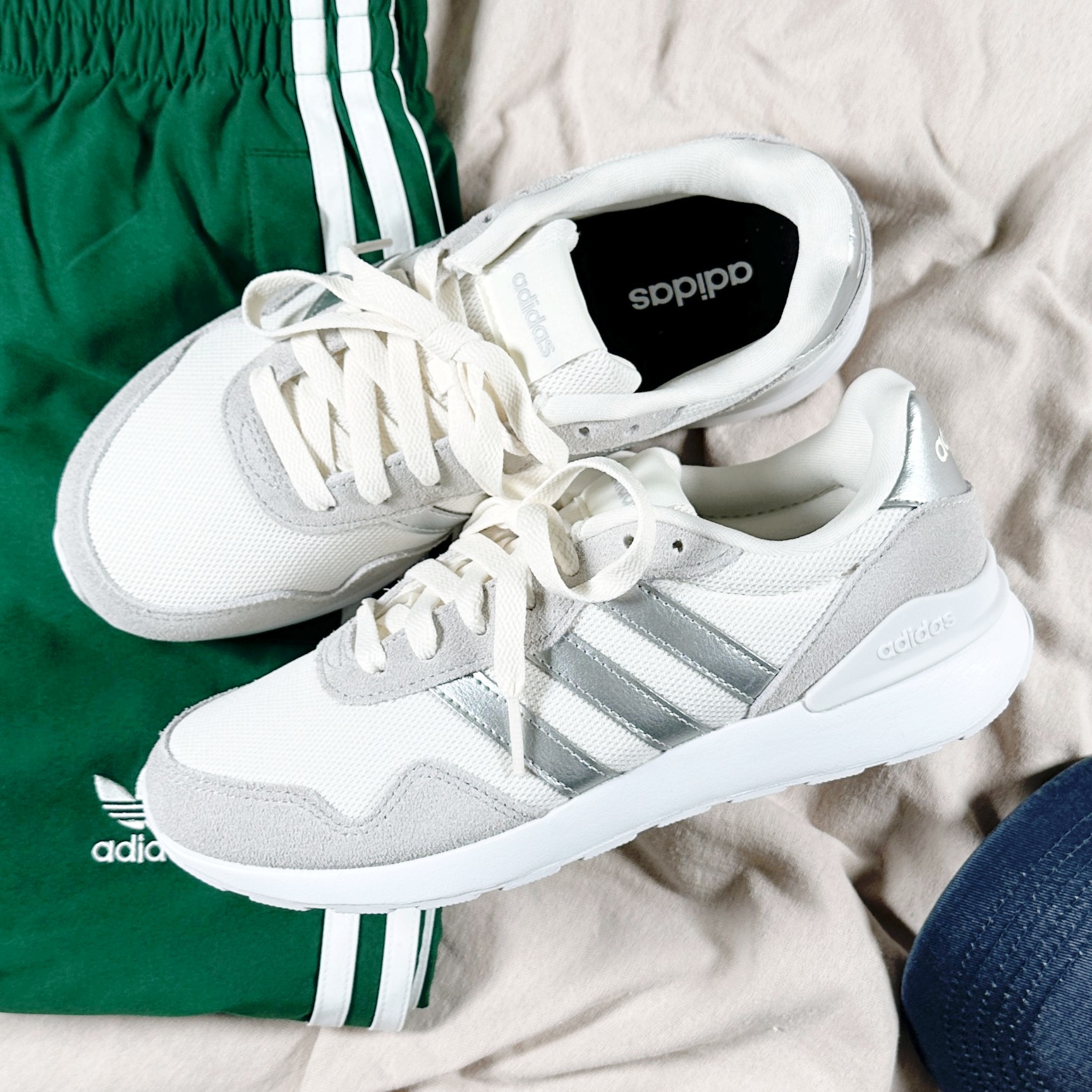 아디다스 운동화 런60s 4.0 가벼운 러닝화 실버
