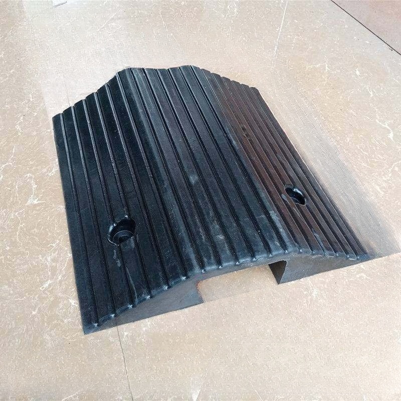 전선 방지턱 경사 고무 재질 케이블 보호 덮개 미끄럼방지 통행 8x8cm W형 1홈 고무 - 상세 이미지 3