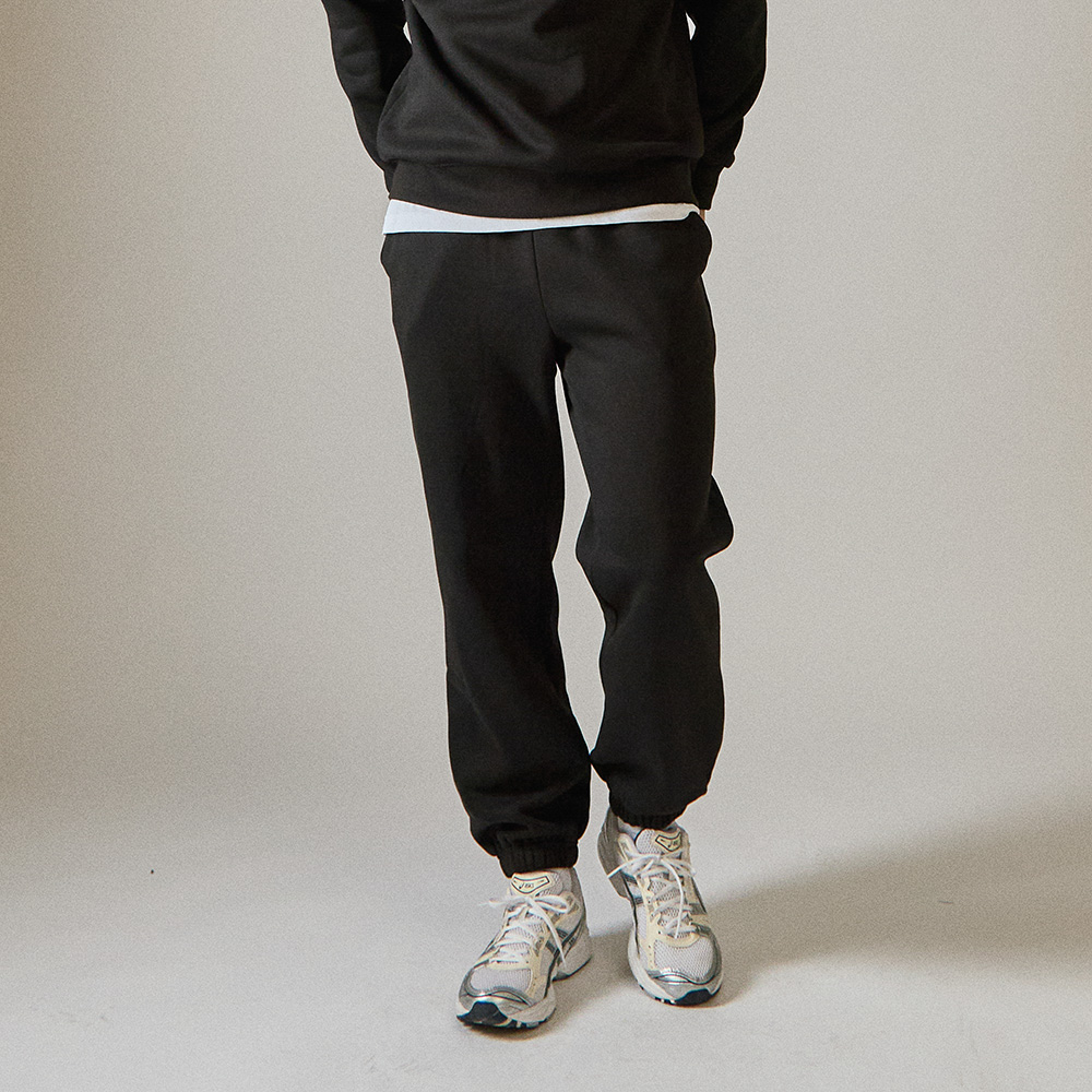 베이직하우스 기모 조거핏 트레이닝 팬츠 제품 이미지